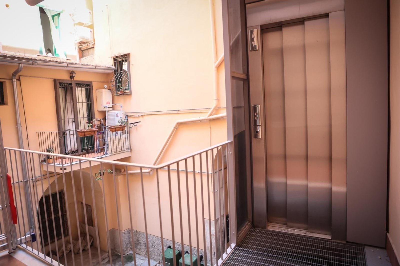 Apartmán Petramare Charming House Salerno Exteriér fotografie